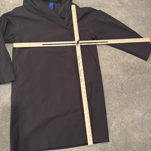 Kit and Ace - Feather Light Hooded Jacket- NWT - Picture 10 of 12